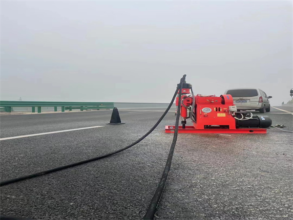 谢家集马路路基路面开裂下沉注浆加固灌浆